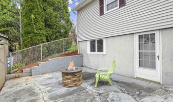8 Easy St, Milford, CT 06460