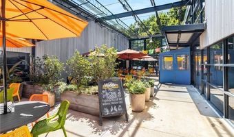 1380 Stirling Cir NW 26, Atlanta, GA 30318
