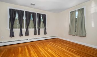 35 Greenfield Rd, Cumberland, RI 02864