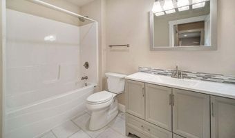 1 Maple Village Ct, Ann Arbor, MI 48103