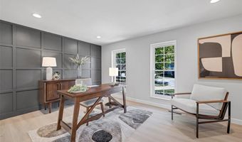 339 Oakleigh Woods Dr, Ballwin, MO 63011