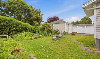 30 Boulevard, Middletown, RI 02842