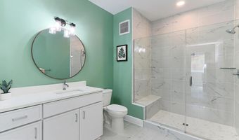 635 SLATERS Ln G-01, Alexandria, VA 22314