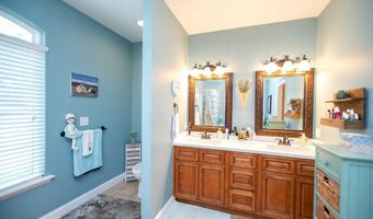 110 Lake Ridge Dr, Baxley, GA 31513
