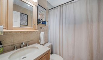 29 North Plz, Amity Harbor, NY 11701