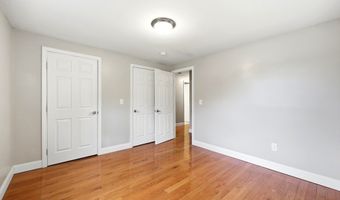 1185 Bay Rd, Amherst, MA 01002