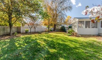 17 Woodview Dr, Cranston, RI 02920