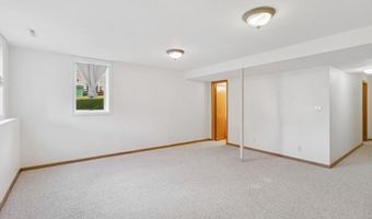 2917 Bayberry Rd, Ames, IA 50014