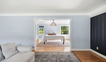 195 Shawnee Trl, Aurora, OH 44202