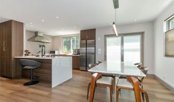 65 Oak Ridge Ln, Albertson, NY 11507