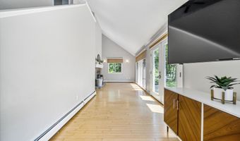202 Shepard Home Rd, Chester, NH 03036