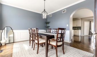 1801 N Dover Ct, Arlington Heights, IL 60004