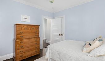 157 Arnold Ave, Cranston, RI 02905