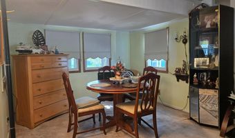 37 NANCY Ln, Barnegat, NJ 08005