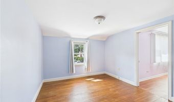 85 Pilgrim Dr, Warwick, RI 02888