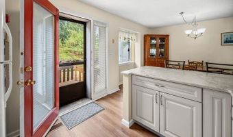202 Route 27 36, Raymond, NH 03077