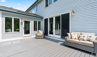 9 Hubbard Rd, Amherst, NH 03031