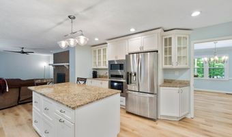 3833 Tanglewood Dr, Ashland, KY 41102