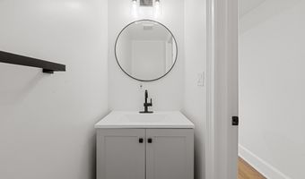 15 SEATON Pl NE 1, Washington, DC 20002