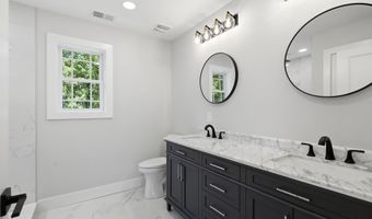 125 Pennsylvania Ave, Barnegat, NJ 08005