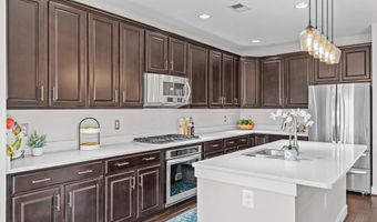 2109 MAIN LINE 102, Alexandria, VA 22301