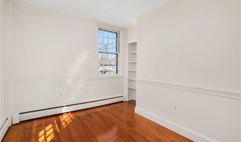 14 Elm St, Newport, RI 02840