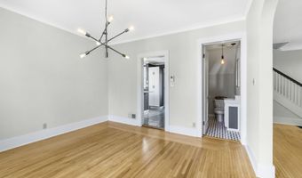902 Midway Dr, Auburn, IN 46706