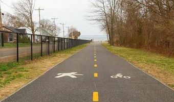 70 Pettee Ave, North Kingstown, RI 02852