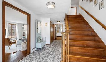 4 Intrepid Ln, Jamestown, RI 02835