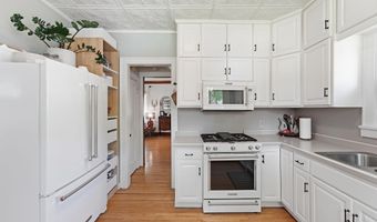 1115 Douglas St, Alexandria, MN 56308