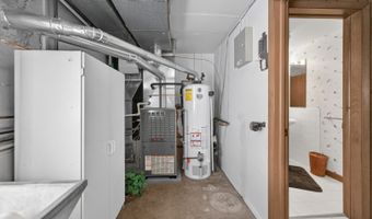 89 S Clarendon Ave, Addison, IL 60101