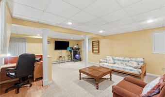 34 Crestwood Ln, Charlestown, RI 02813