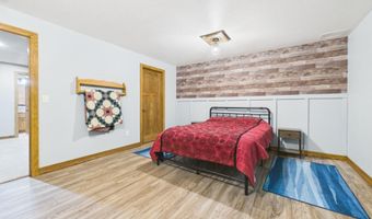 1600 S Parkview Blvd, Brandon, SD 57005