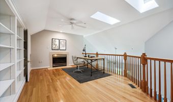 21 STERLING Ct, Rockville, MD 20850