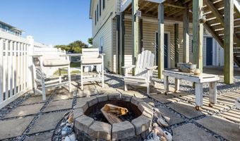 205 Barefoot Ln, Atlantic Beach, NC 28512