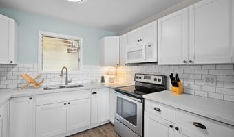 75-5863 KUAKINI Hwy 108, Kailua Kona, HI 96740