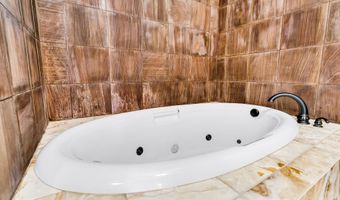 107 Jacks Ln, Bonneau, SC 29431