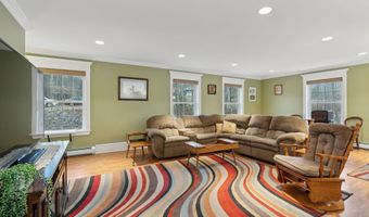 209 Hickory Dr, Auburn, ME 04210