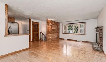 75 Hickory Dr, North Kingstown, RI 02852