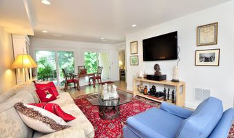 2 Schuyler Ln 2, Bloomfield, CT 06002