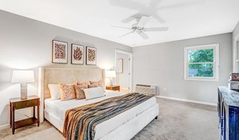 8402 CAMDEN St, Alexandria, VA 22308