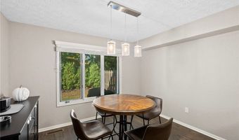 133 Ambleside Way, Amherst, OH 44001