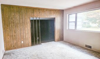 2 Jeffrey Ln, Albany, NY 12211