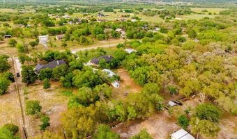 140 Wood Valley Dr, Adkins, TX 78101
