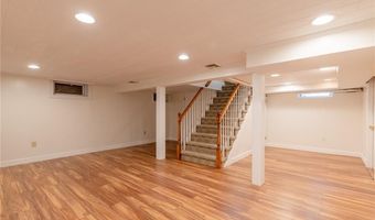 122 Sylvan Dr, East Greenwich, RI 02818