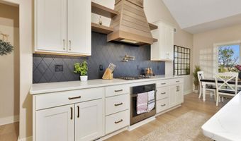 4686 N Elk Creek Dr, Bel Aire, KS 67226