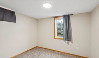 621 SE 4th St, Ankeny, IA 50021