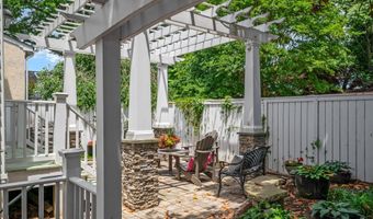 238 KING GEORGE St, Annapolis, MD 21401