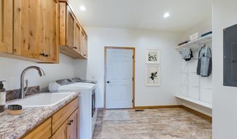 60 Cowboy Dr, Clark, WY 82435