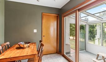 21 Alder Ln, Burlington, VT 05401